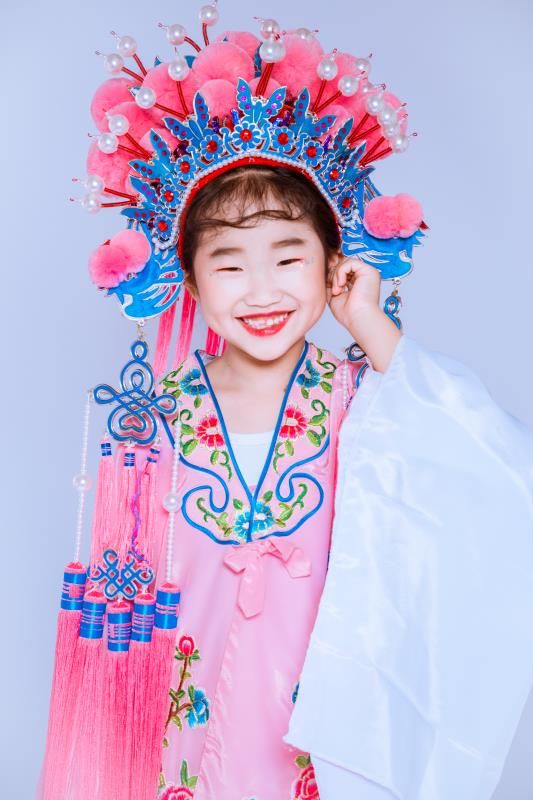 演员张筱萱,光影世界的闪耀之星