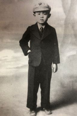 光影之旅,演员李亚林的艺术魅力探索