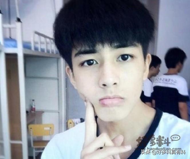 宋威龙最新风采,青春活力的璀璨之星亮相!