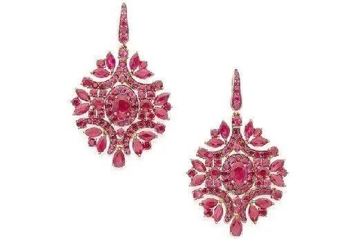 珠宝行业璀璨之光,未来之路的动态展望