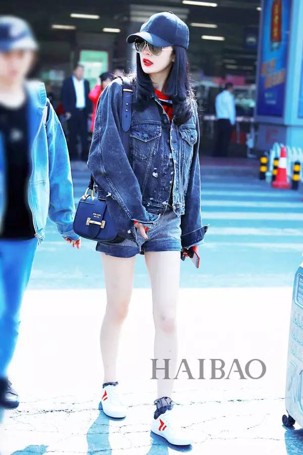 杨幂2017机场时尚街拍,魅力绽放的瞬间