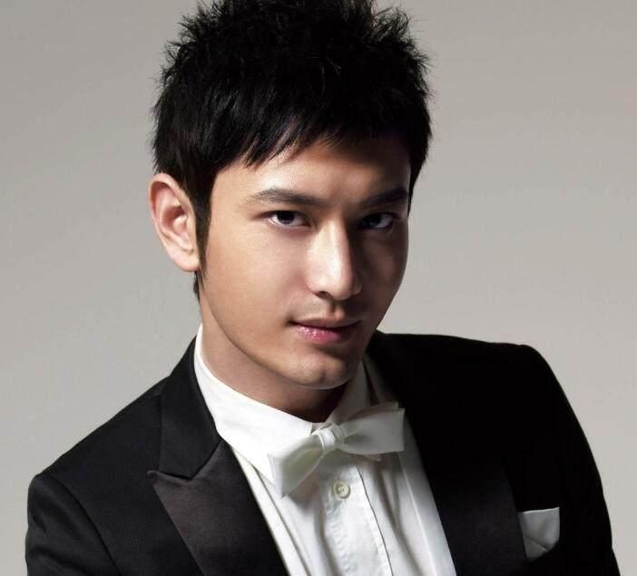 星途闪耀,黄姓男演员的奋斗之路