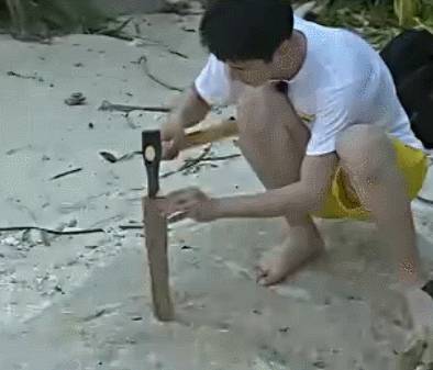 探索挠脚心带来的独特情感触碰体验