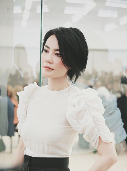 最新明星短发流行趋势,展现个性魅力的时尚风采